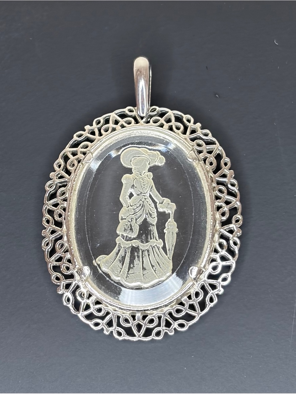 Avon Vintage Silver Filigree Intaglio Lucite Victorian Lady Pendant Cameo